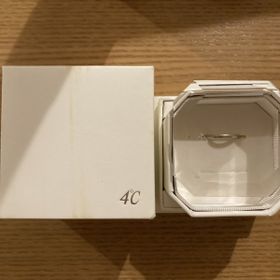 【4℃ BRIDAL(ヨンドシーブライダル)の口コミ】 とてもシンプルな指輪にしましたが，二人の指にフィットしたので選びまし…