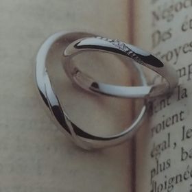 【BIJOUPIKO(ビジュピコ)の口コミ】 せっかく一生の思い出なので主張しすぎないダイヤが入ったデザインがいい…