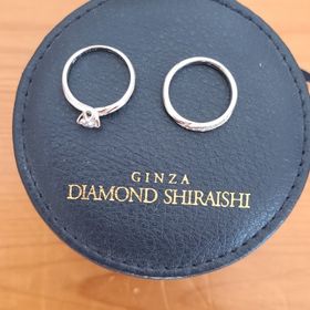 【銀座ダイヤモンドシライシの口コミ】 星が好きだったのでその当時最新だったシリーズの指輪に決めました。婚約…