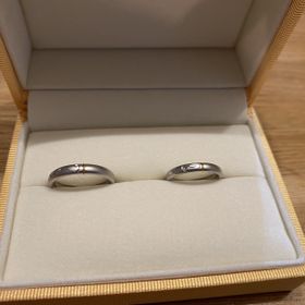 【ケイウノ ブライダル(K.UNO BRIDAL)の口コミ】 世界に同じものがないデザインがいいと思い探していたところ、2人で糸を結…