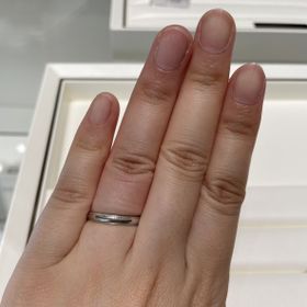 【MIKIMOTO(ミキモト)の口コミ】 シンプルなストレートのものを探しており、ミルグレインの指輪を試着しま…
