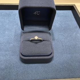 【4℃ BRIDAL(ヨンドシーブライダル)の口コミ】 スタイリッシュでとても綺麗でした。
ダイヤモンドがとても輝いて見えまし…