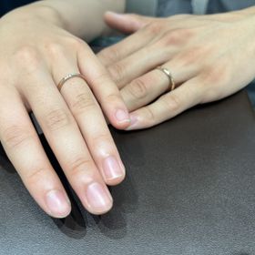 【アイプリモ(I-PRIMO)の口コミ】 ・ピンクゴールドの色味が肌にとても馴染んでつけた瞬間に決めました。
・…