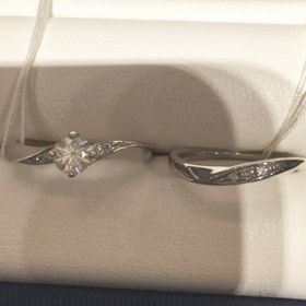 【ヴァンドーム青山(VENDOME AOYAMA)の口コミ】 LuxePlatinum997という高純度プラチナのシリーズを試着しました。
つけ心…