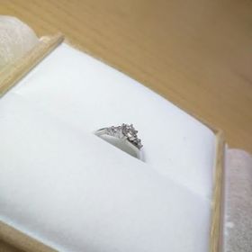 【宝寿堂(ほうじゅどう)の口コミ】 ダイヤの石から、二人で選びました。
実際に店頭で二人で見せていただき、…