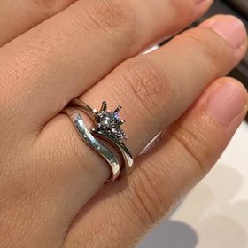 【アイプリモ(I-PRIMO)の口コミ】 手作りした結婚指輪がV字ラインのため、それに合うものを探していました。…