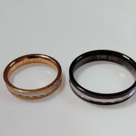 【THE KISS COUPLE’S(ザ・キッス　カップルズ)】の口コミ デザインは二人で同じで、カラーがお互いの好きなのを選べるところがおすす...