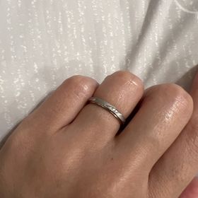 【GALA JEWELRY(ガラジュエリー)の口コミ】 彼も私も気に入ったデザイン！
材質が違うもので組み合わさっているので、…