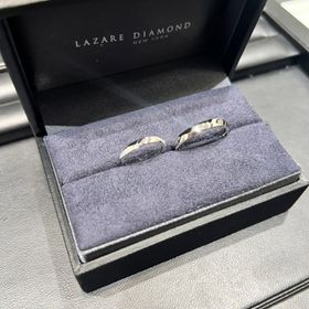 【ラザール ダイヤモンド(LAZARE DIAMOND)の口コミ】 なんといってもダイヤモンドがとにかく綺麗。
デザインがどれも繊細でさす…