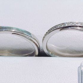 【GALA JEWELRY(ガラジュエリー)の口コミ】 クロスしているようなデザインに惹かれました。元々重ね付けが出来る石が…