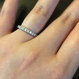 【ケイウノ ブライダル(K.UNO BRIDAL)の口コミ】 普段使いしたかったのでハーフエタニティにしました。婚約指輪は立て詰め…