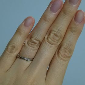 【アイプリモ(I-PRIMO)の口コミ】 主張しすぎない指輪を選びました。
仕事中見た目にギラギラしていたり、太…
