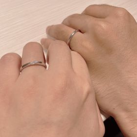 【TRECENTI(トレセンテ)の口コミ】 指輪のデザインが斜め方向にダイヤモンドが入っており、他のブランドと比…