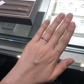 【アイプリモ(I-PRIMO)の口コミ】 丸みがあり、細かいダイヤが散りばめられていて、とてもかわいらしいデザ…