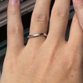 【アイプリモ(I-PRIMO)の口コミ】 丸みがあり滑らかなつけ心地です。艶消し部とのツーカラーがとてもスタイ…