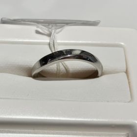 【俄(にわか)の口コミ】 緩やかなカーブのスタイリッシュなリングです。やや太めのリングで、男性…