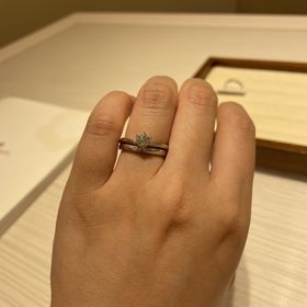 【TRECENTI(トレセンテ)の口コミ】 私が探していたシンプルで、大きめのダイヤの婚約指輪を案内して頂きまし…