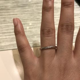 【TRECENTI(トレセンテ)の口コミ】 プラチナで、ストレート、斜めにダイヤモンドが入っているタイプを選びま…