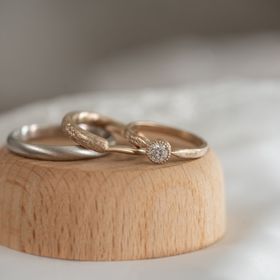 【Cayof(カヨフ)の口コミ】 結婚指輪
(Mens)仕事上できるだけシンプルな指輪にしたいということでこち…