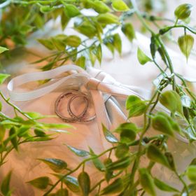 【YUKIZAKI BRIDAL(ユキザキブライダル)の口コミ】 指輪の形はウェーブでダイヤが並んでいて大人っぽく指が綺麗に見えるかな…