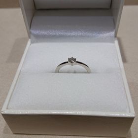 【輪-RIN-の口コミ】 シンプルなデザインが良いと思い、この指輪に決めました。
頼んでから待ち…