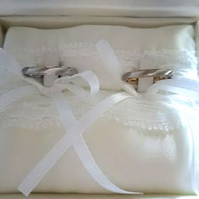 【YUKIKO HANAI(ユキコハナイ)】の口コミ できるだけ毎日着けていたかったので、ダイヤ等は無しで、飽きの来ないシン...