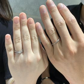 【TRECENTI(トレセンテ)の口コミ】 彼女の婚約指輪と一緒に着けられるデザインで、なおかつ男女ペアのモデル…