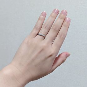 【アイプリモ(I-PRIMO)の口コミ】 手が小さく指も短いため、細身の指輪を選びました。
結婚指輪というと石の…