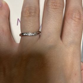 【俄(にわか)の口コミ】 祈り
ダイヤありがいいけど、あんまり目立ちすぎるのも…と
思って…