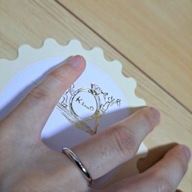 【ケイウノ ブライダル(K.UNO BRIDAL)の口コミ】 お店に行く前は、結婚指輪はどれもシンプルなものと思っていました。しか…