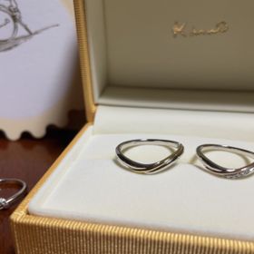 【ケイウノ ブライダル(K.UNO BRIDAL)の口コミ】 シンプルながらアクセントのあるデザインが気に入りました。
アレンジも要…