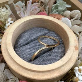 【鎌倉彫金工房の口コミ】 嫁がお店を見つけて、このお店で指輪を作ると決めて入店したので、作成で…