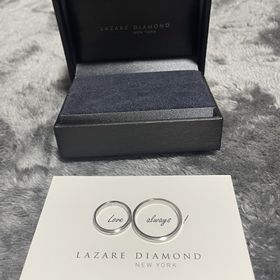 【ラザール ダイヤモンド(LAZARE DIAMOND)の口コミ】 当初他の指輪と迷っていたが、2人がミル打ちのカッコよさに惚れ、決めさせ…