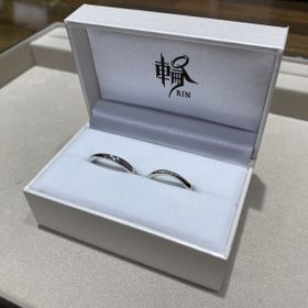 【輪-RIN-の口コミ】 妻に輪の存在を教えてもらいました。
デザインがなんといっても好きで、結…