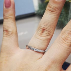 【4℃ BRIDAL(ヨンドシーブライダル)の口コミ】 職場でも日常でも違和感なく使えて、ダイヤモンドが入った結婚指輪を探し…