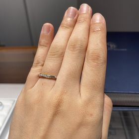 【銀座ダイヤモンドシライシの口コミ】 指輪を正面から見たデザインに魅力を感じただけではなく、自分から見ても…