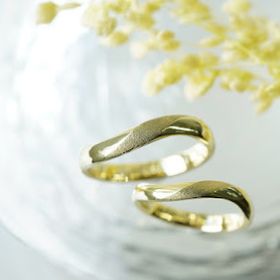 【renri(レンリ)の口コミ】 手作りで着け心地の良い物が良かったのでS字ウェーブにしました。メビウス…