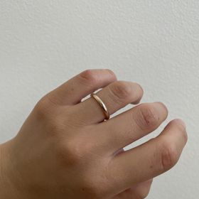 【LANVIN(ランバン)】の口コミ シンプルなデザインがいいと話し合ってネットで見ていた所、女性用はシルバ...