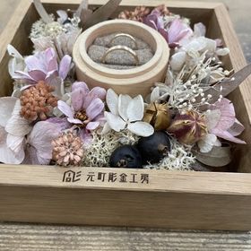 【鎌倉彫金工房の口コミ】 婚約指輪をこちらで作ってくれたのですが、手作りなのでより思い入れのあ…