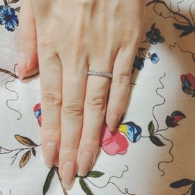 【ラザール ダイヤモンド(LAZARE DIAMOND)の口コミ】 なんと言ってもダイヤモンドの綺麗な輝きが決め手となりました。通常クズ…