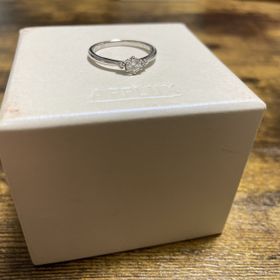 【AFFLUX(アフラックス)の口コミ】 ゼクシィの指輪特集を見ている時に一番気にいりました。店舗でいろいろな…