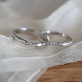 【Cayof(カヨフ)の口コミ】 ペアリングのように何処にでも付けていける手軽さの中にも、指輪本来のゴ…