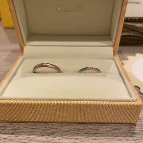 【ケイウノ ブライダル(K.UNO BRIDAL)の口コミ】 2色のデザインが素敵でした。内側にレーザーで刻印を入れることができたり…