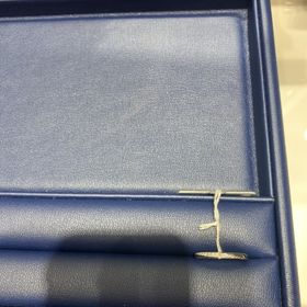 【銀座ダイヤモンドシライシの口コミ】 元々、細いラインの指輪が好きで、私が気に入った指輪は、デザインがとて…