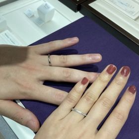 【俄(にわか)の口コミ】 キラキラしているデザインがよくこちらにしました。シンプルなデザインも…