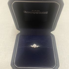 【銀座ダイヤモンドシライシの口コミ】 指輪のデザインがとても気に入りました。
シンプルすぎず、ゴージャスすぎ…