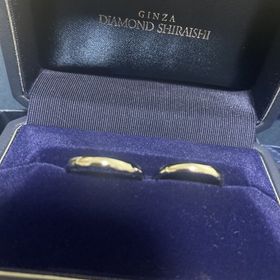 【銀座ダイヤモンドシライシの口コミ】 シンプルで普段使いしやすいデザインを選びました。外側ではなく、内側に…