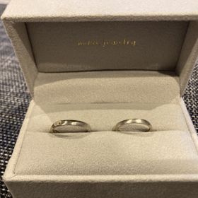 【mina.jewelry(ミナジュエリー)の口コミ】 何軒かお店を周り、検討しましたが、ミナジュエリーさんのリングはシンプ…