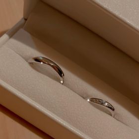 【SWEET BLUE DIAMOND(スウィートブルーダイヤモンド)の口コミ】 ねじれのデザインが決めてです
価格帯もブルーダイヤが入っていていい価格…