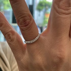 【ラザール ダイヤモンド(LAZARE DIAMOND)の口コミ】 銀婚式を過ぎて結婚指輪を買い替えました。事前にネットで調べた時には候…